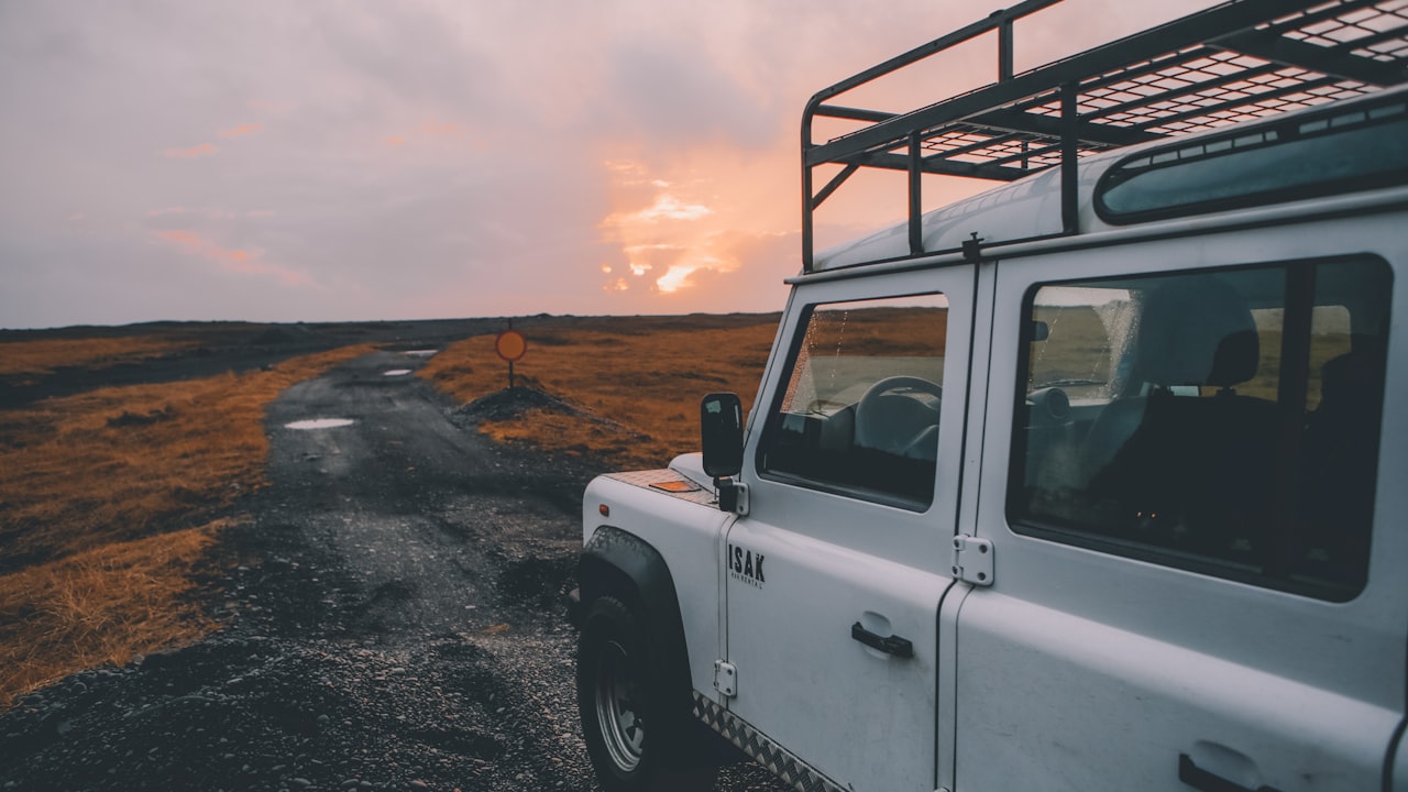 Steps To Cleaning Your Car Using A Wall-Mounted Pressure Washer